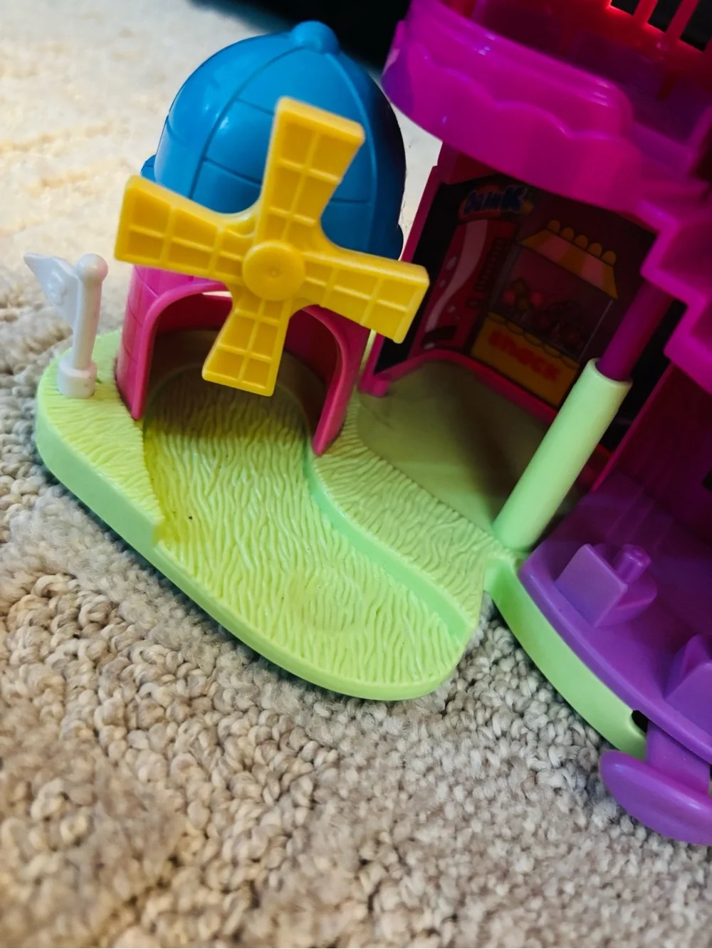 Blip Toys mansion features