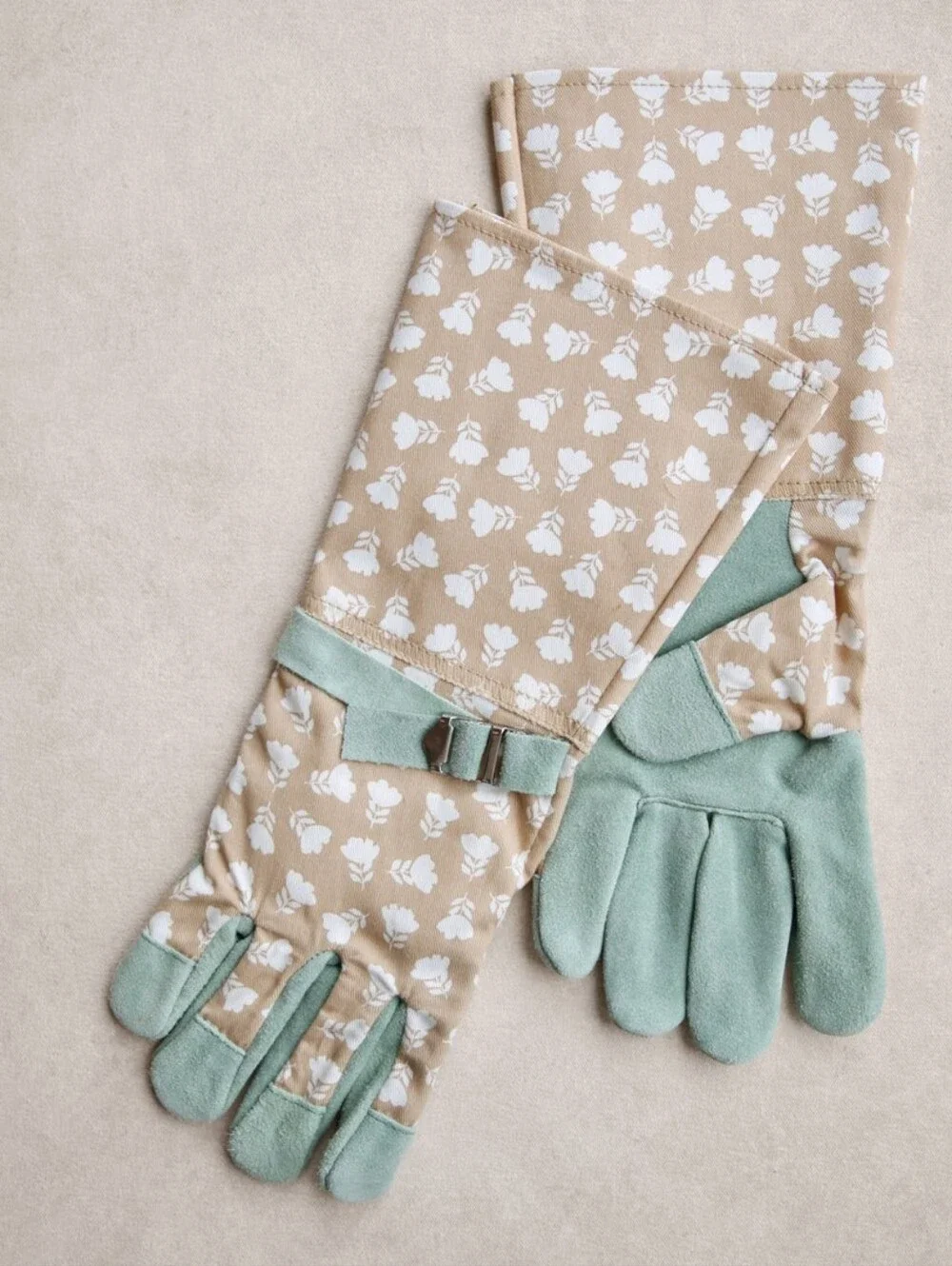 NWT: The Floral Society Full Garden Glove 🌷 🌻