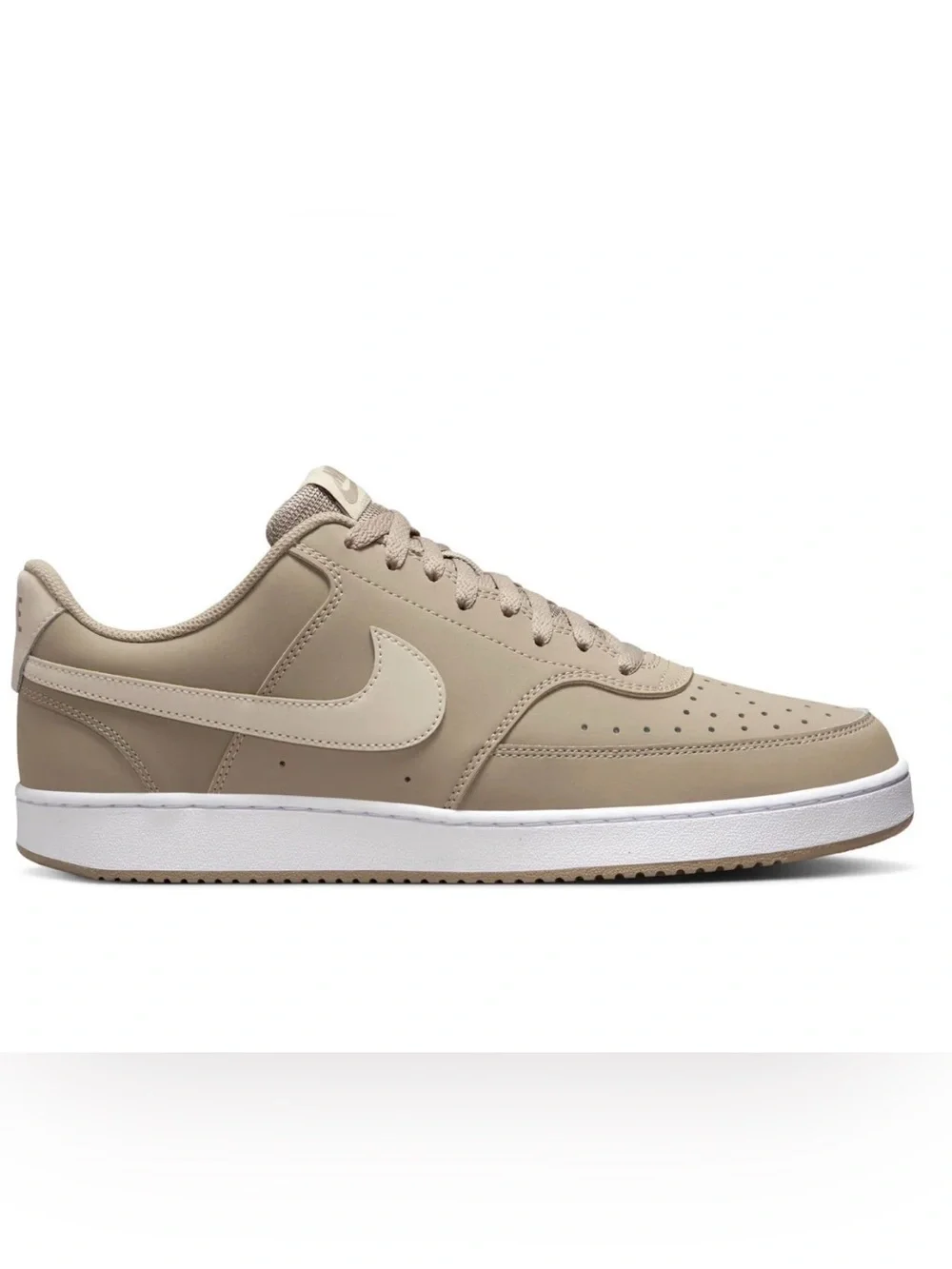 Nike Men's Low-Top Sneaker in Taupe and Cream