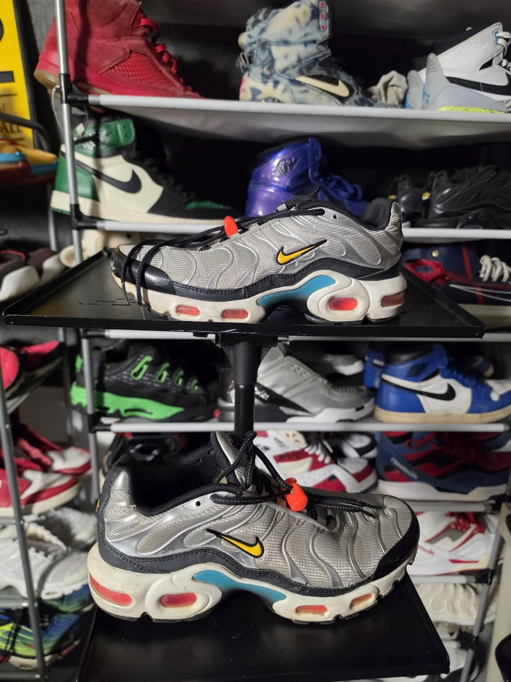 🔥 Nike Size 6.5Y Silver and Black Tuned Air Sneakers Yellow Swoosh Teal