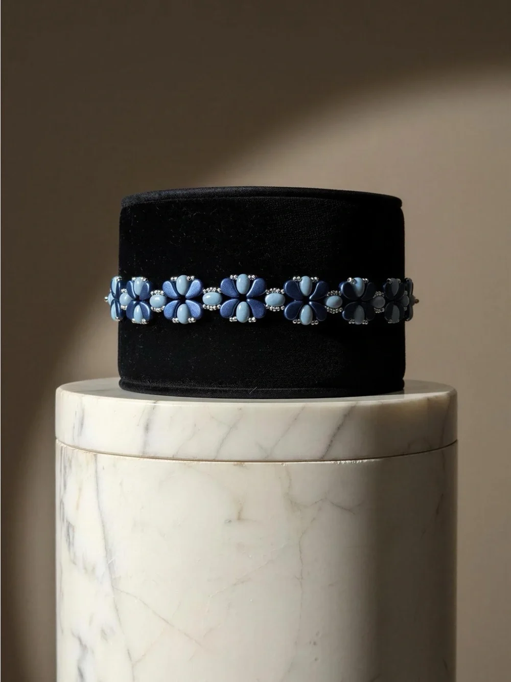 N/A inbracelet alternating