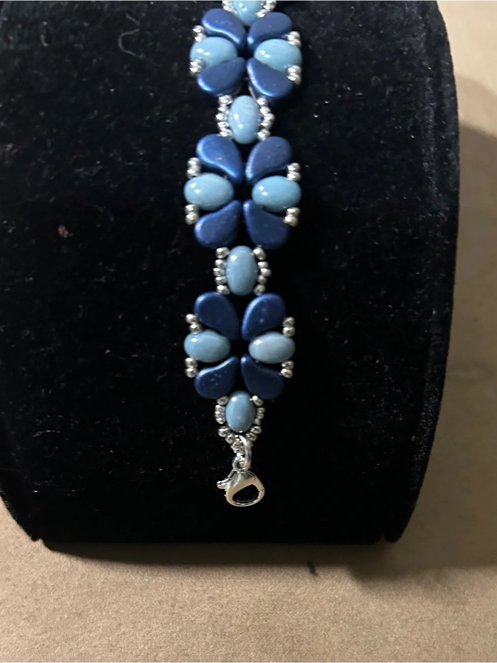 N/A inbracelet alternating