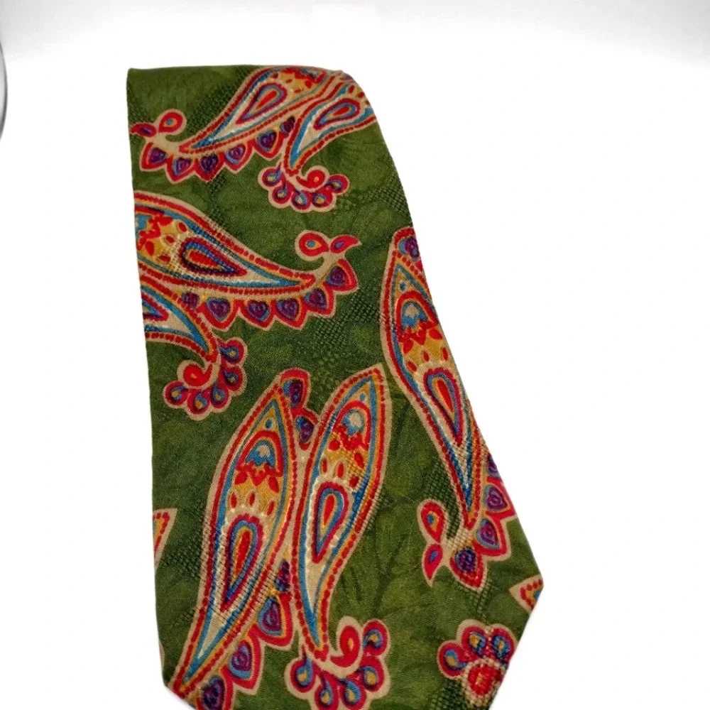 Aquascutum London beautiful paisley
