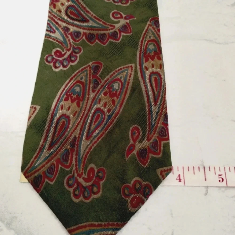 Aquascutum London beautiful paisley