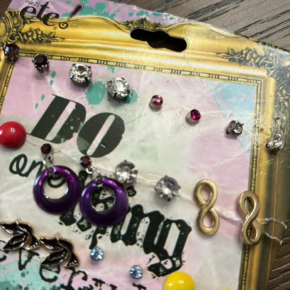 Rue 21 pierced earrings 20 sets