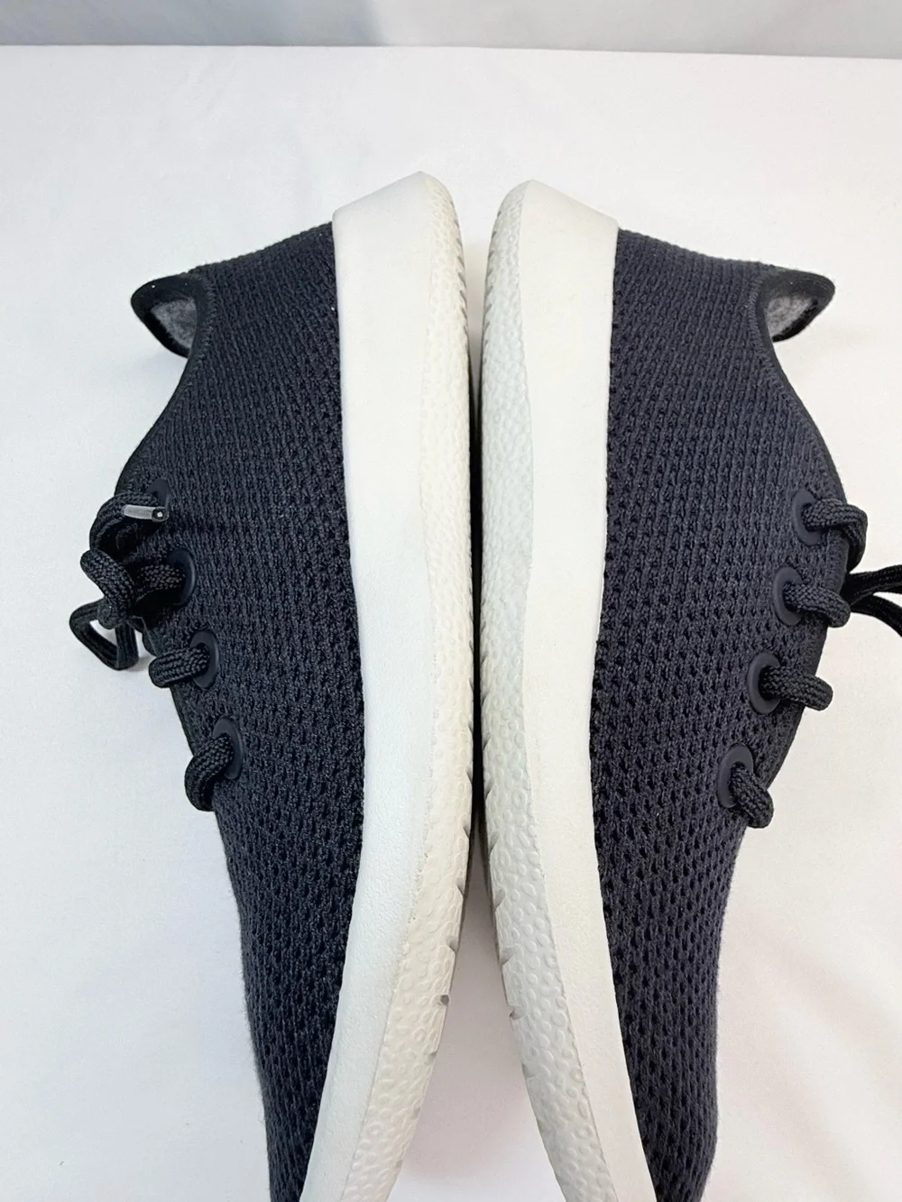 allbirds Women's Navy Blue Knit Lace-Up Sneakers with White Outsole EUC