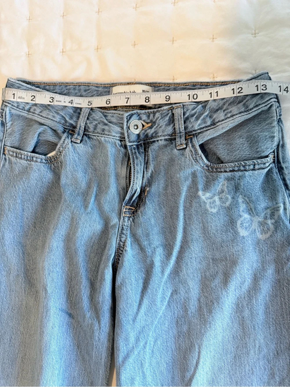 Girls Light Blue Relaxed Fit Jeans w/ Butterfly print