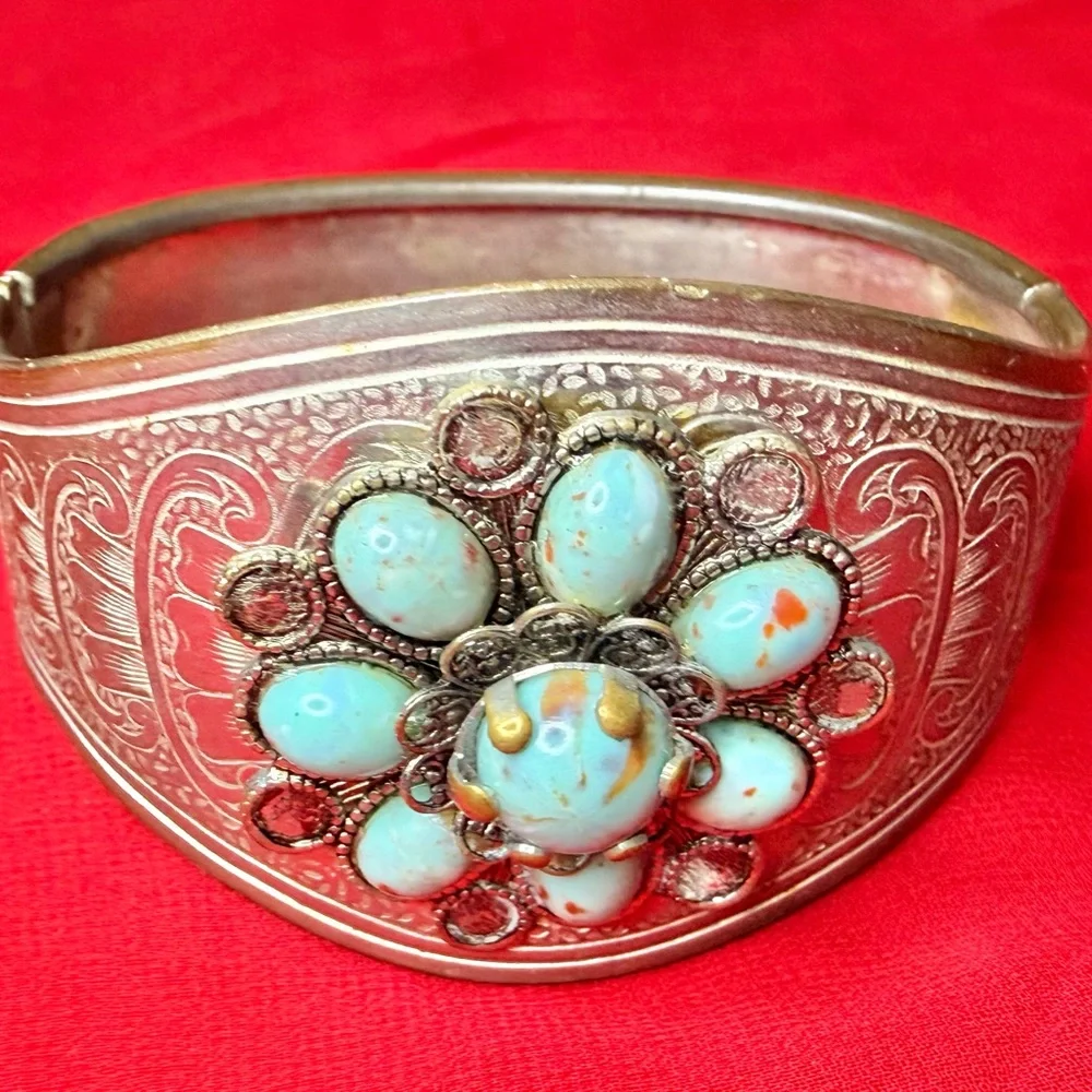 Vintage BOHEMIAN Turquoise Stone Silver-Tone hinged etched metal Cuff Bracelet