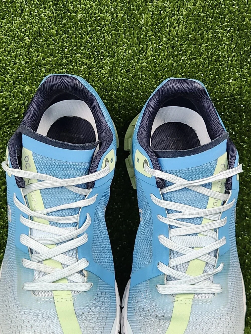 On Running CloudFlow 3 Womens Athletic Walking Cushioned Shoes Sneakers Size 6.5