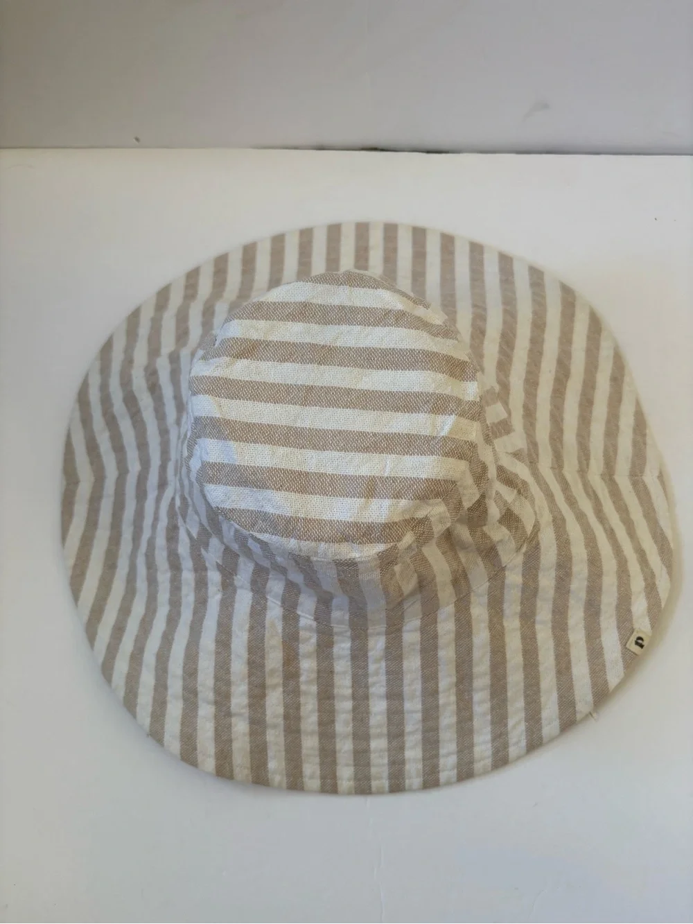 Pact lightweight wide