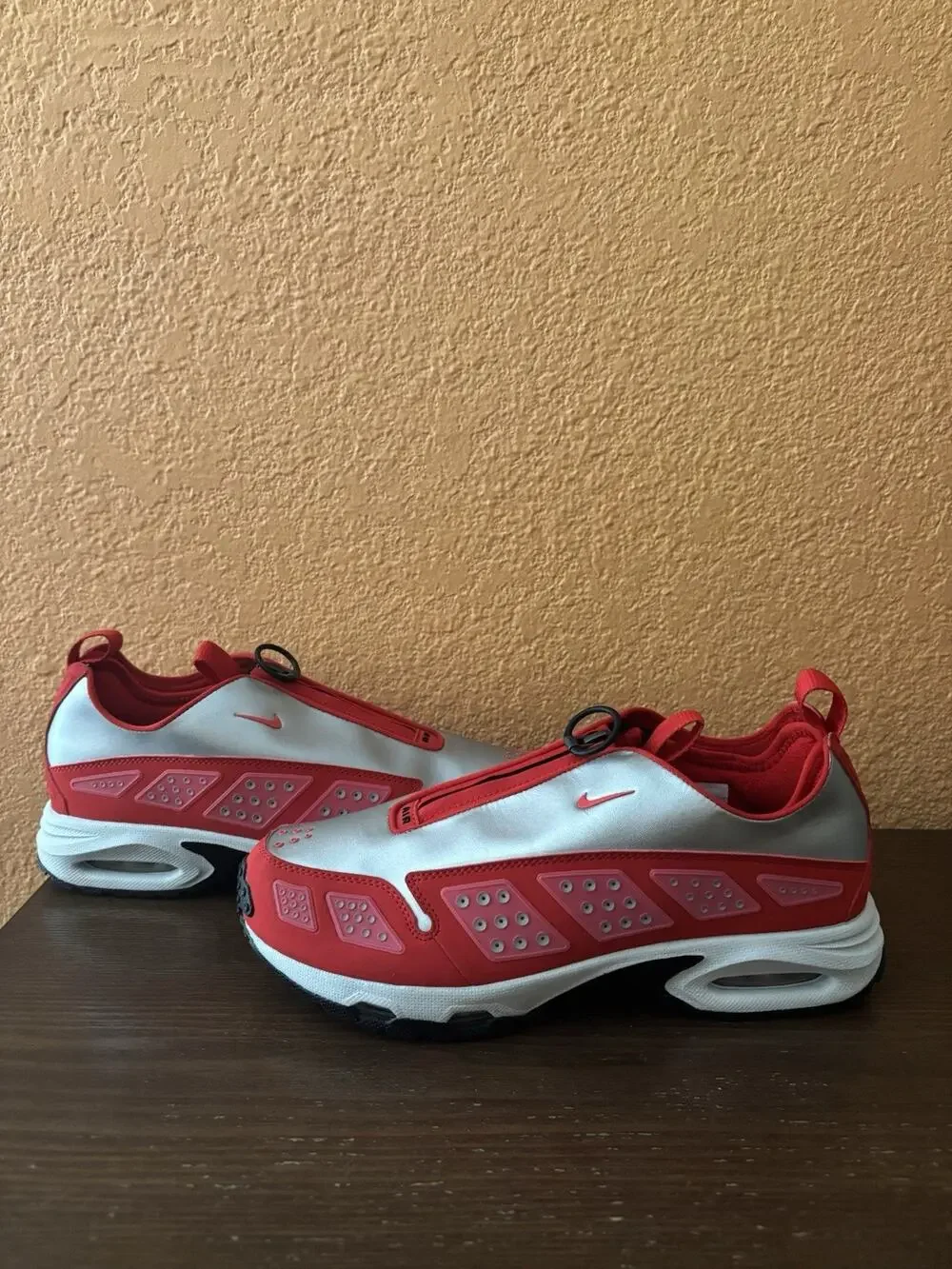 Nike Air Max Sunder Fusion Red Silver Women’s Size 9.5 New