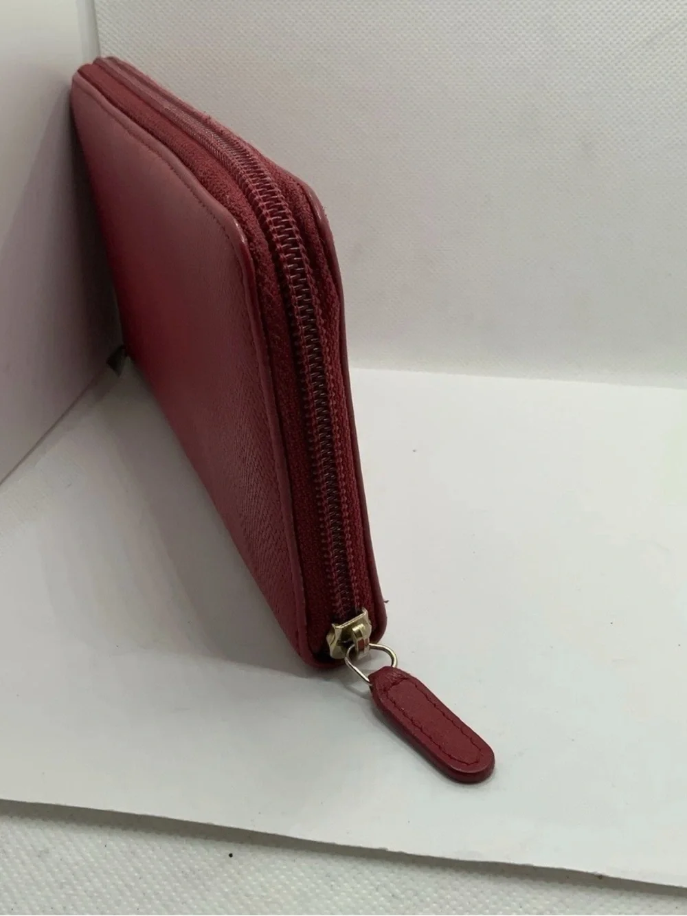 CHANEL features smooth compact