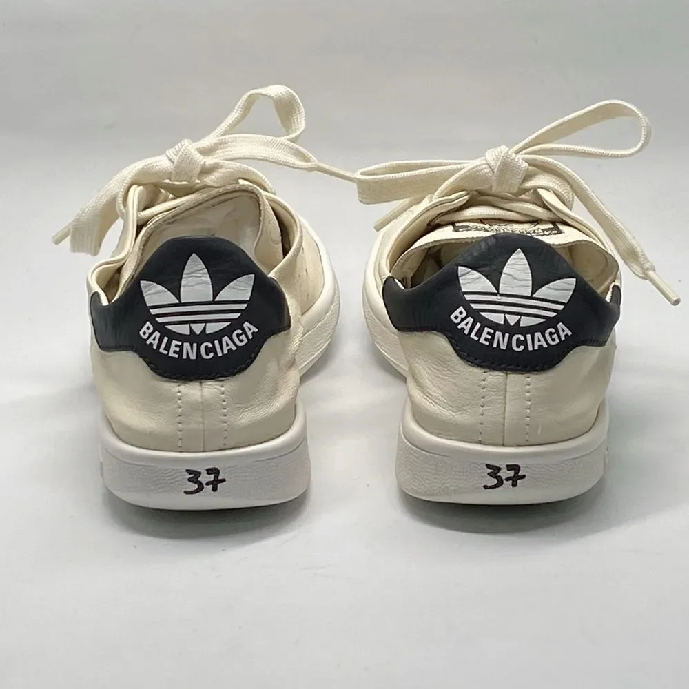Balenciaga never worn