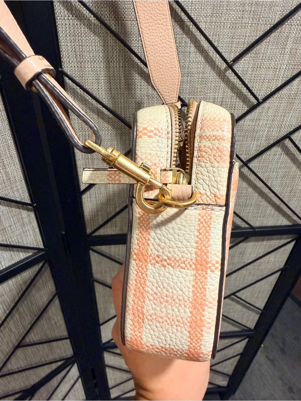 Tory Burch zipper closure