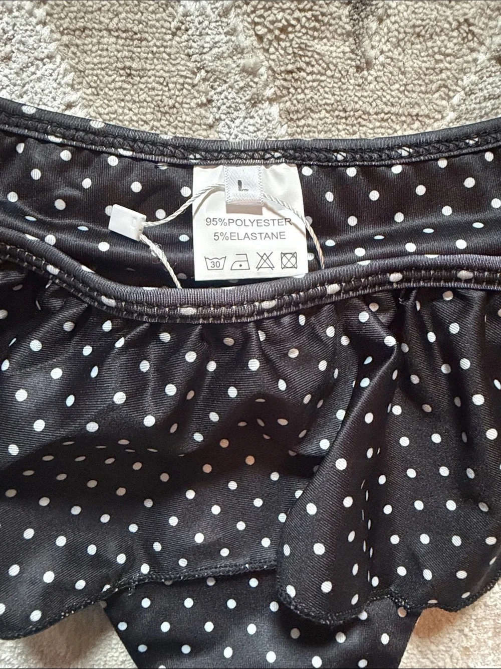 N/A flattering black