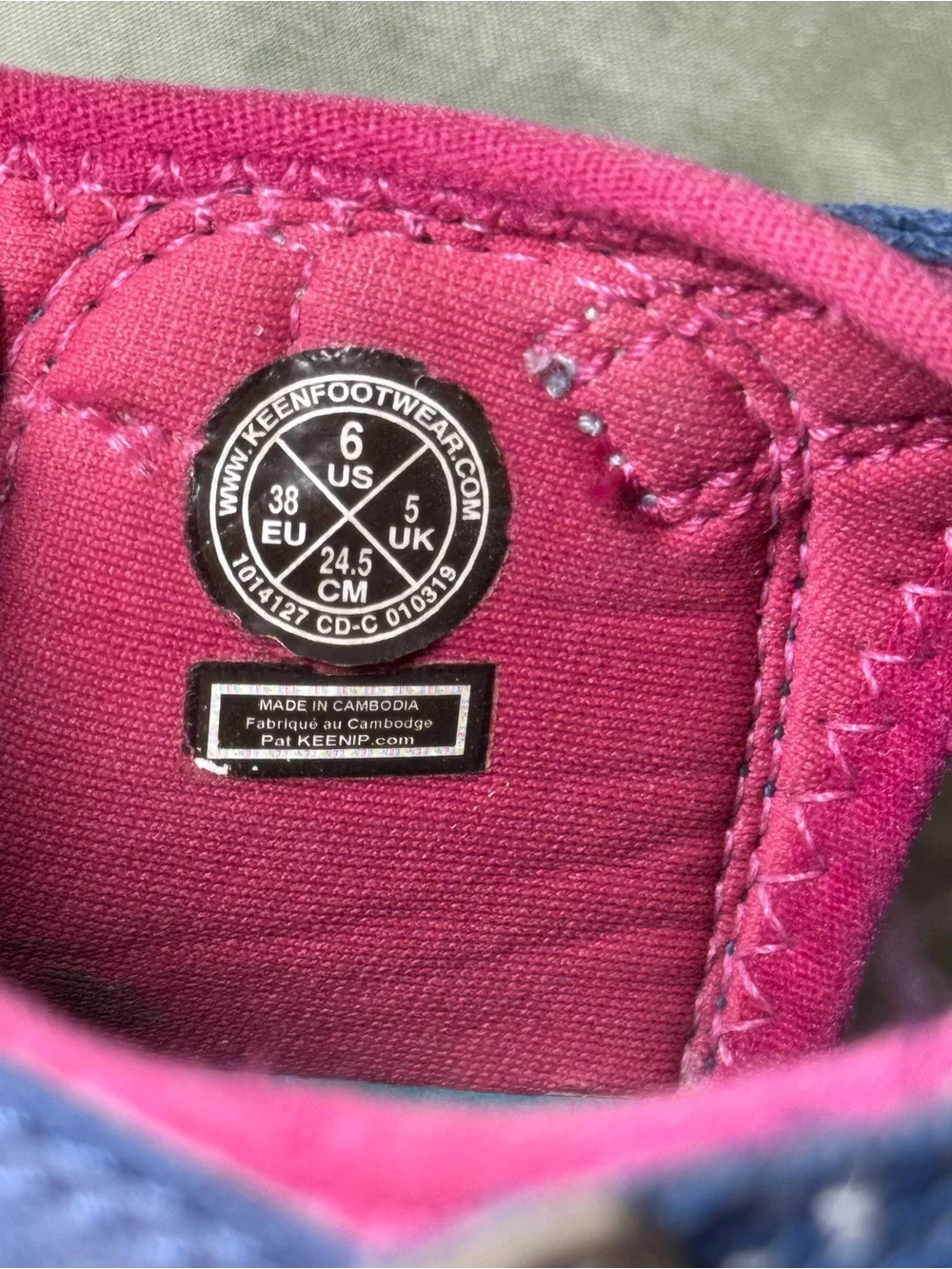 Keen comfortable navy