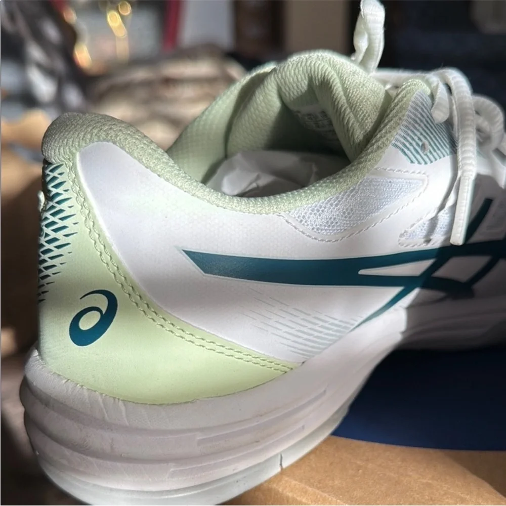 Asics women’s up