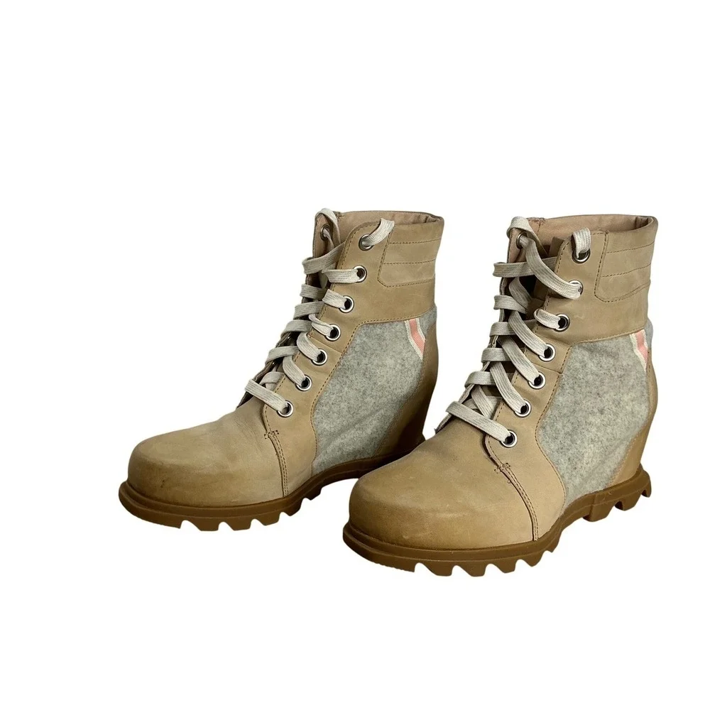 Sorel chic functional