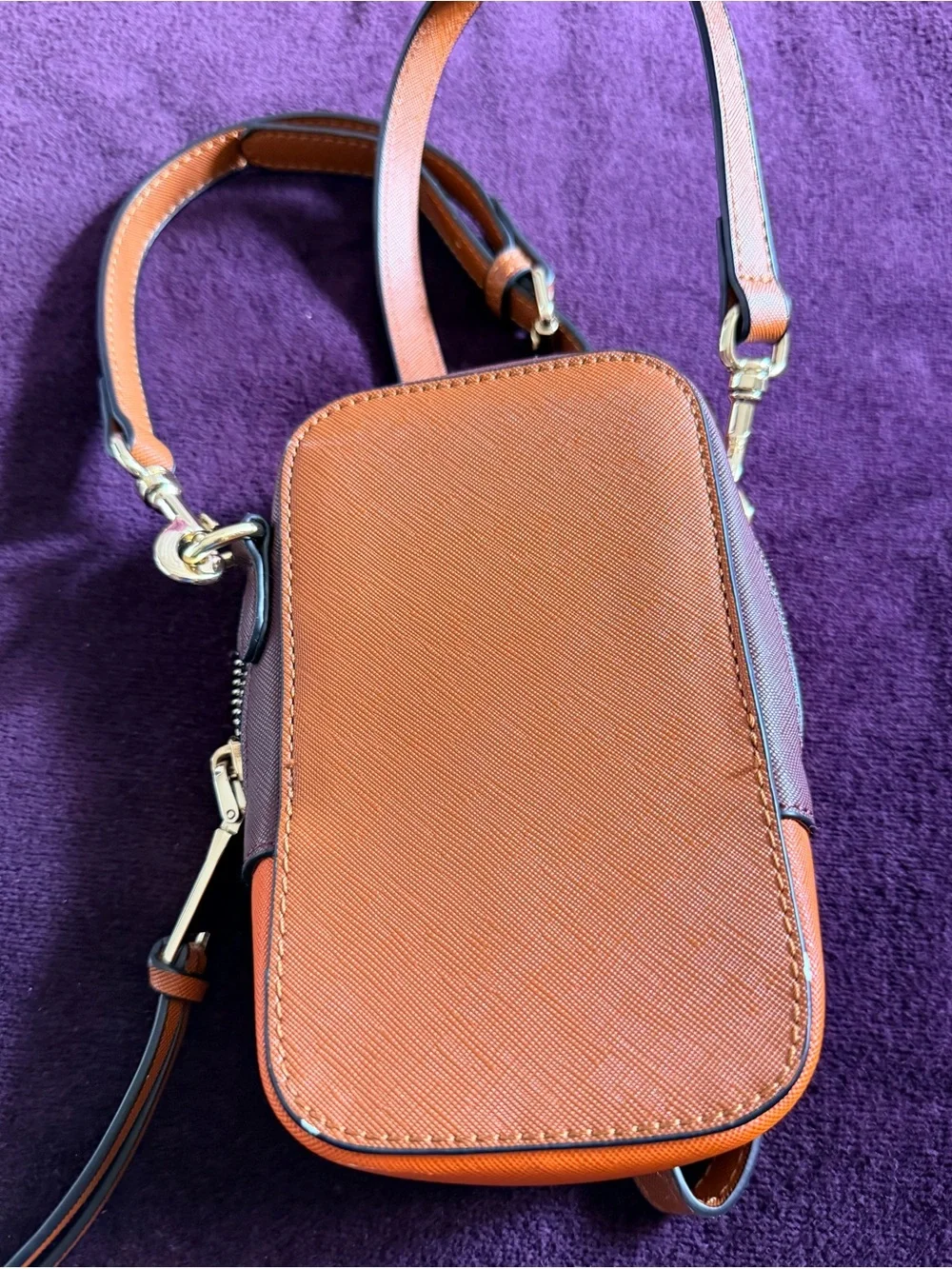 Marc Jacobs modern compact