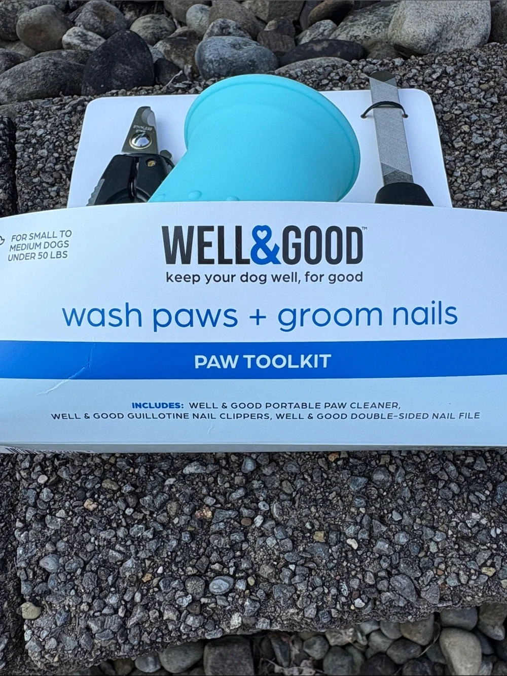 NWT Well & Good Pet On-The-Go Paw Cleaner Tool Kit for Small to Medium Dogs