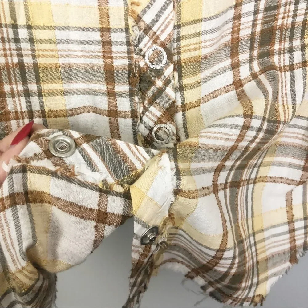 Free People adorable button