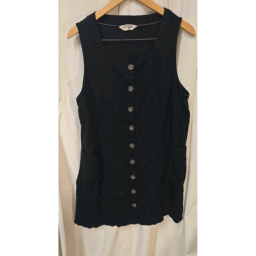 Fat Face features comfortable button