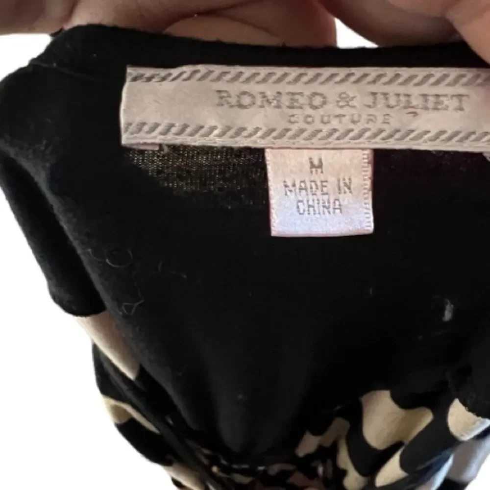 Romeo & Juliet Couture no belt