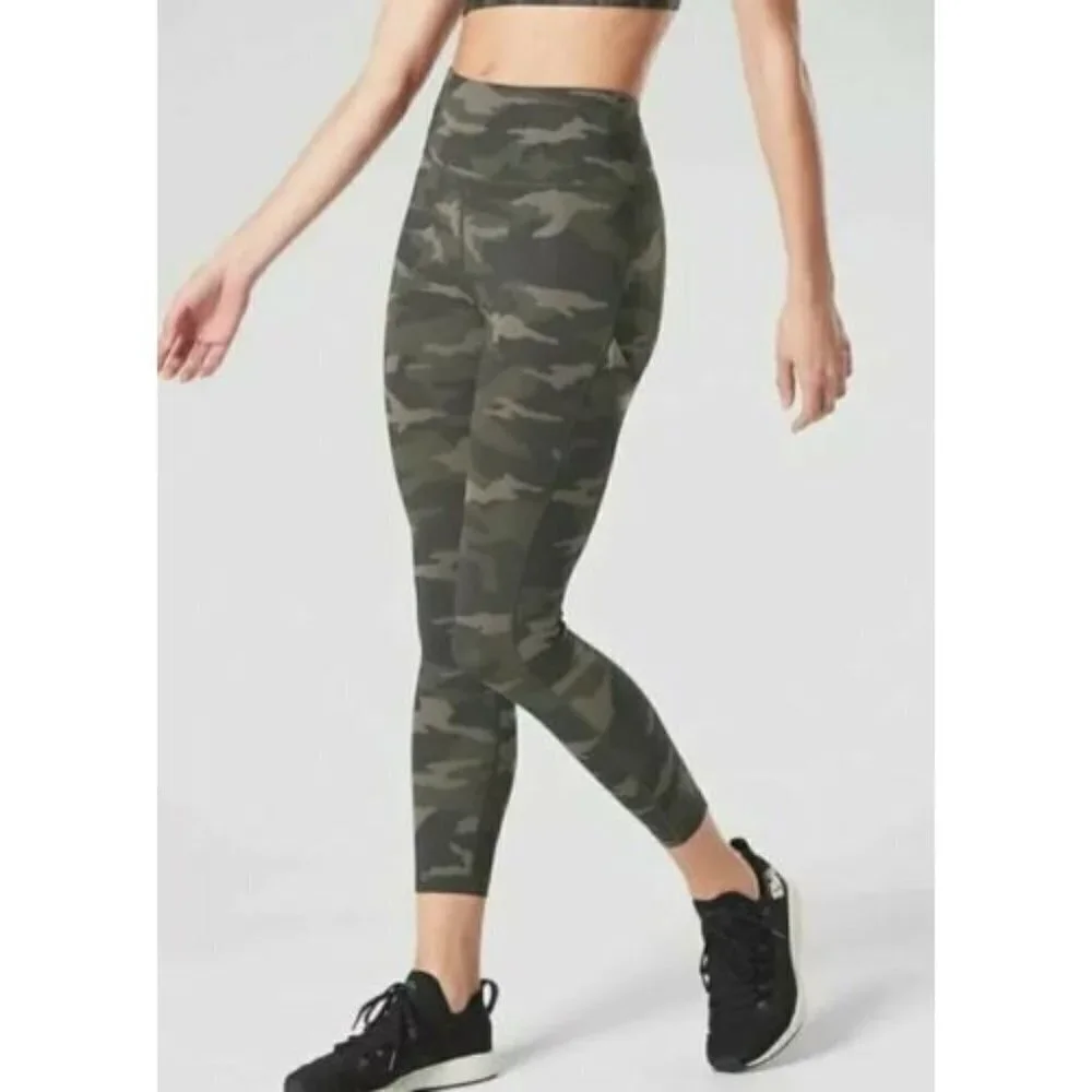 Athleta Ultimate‎ 7/8 Tight Size XS Green Camo 531773 Athleisure Training