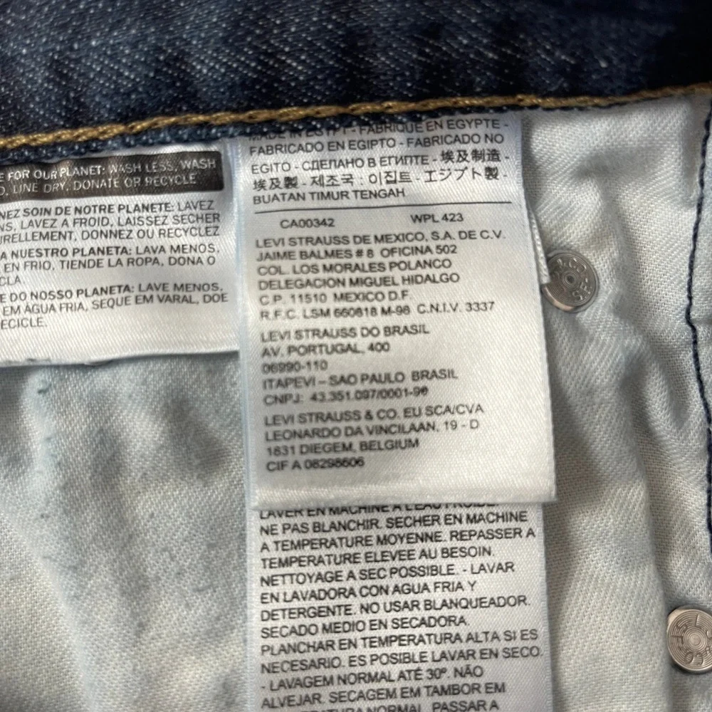 Levis sizing title