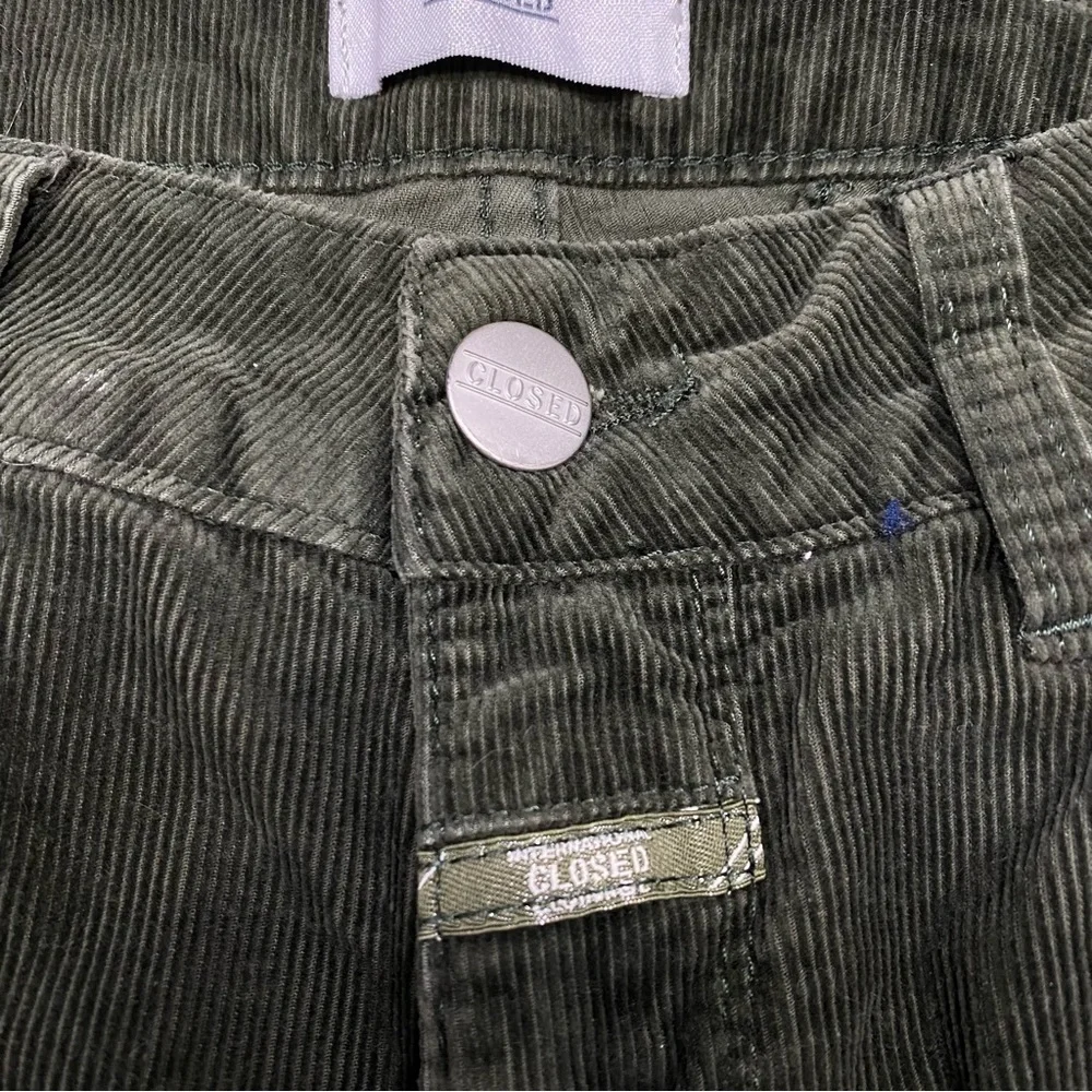 Closed garment cord approximate