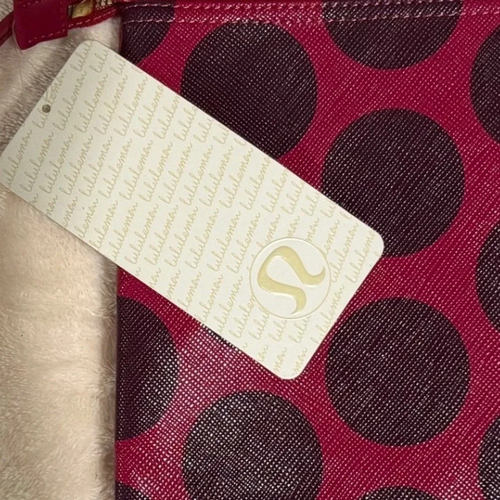 lululemon athletica lululemon present