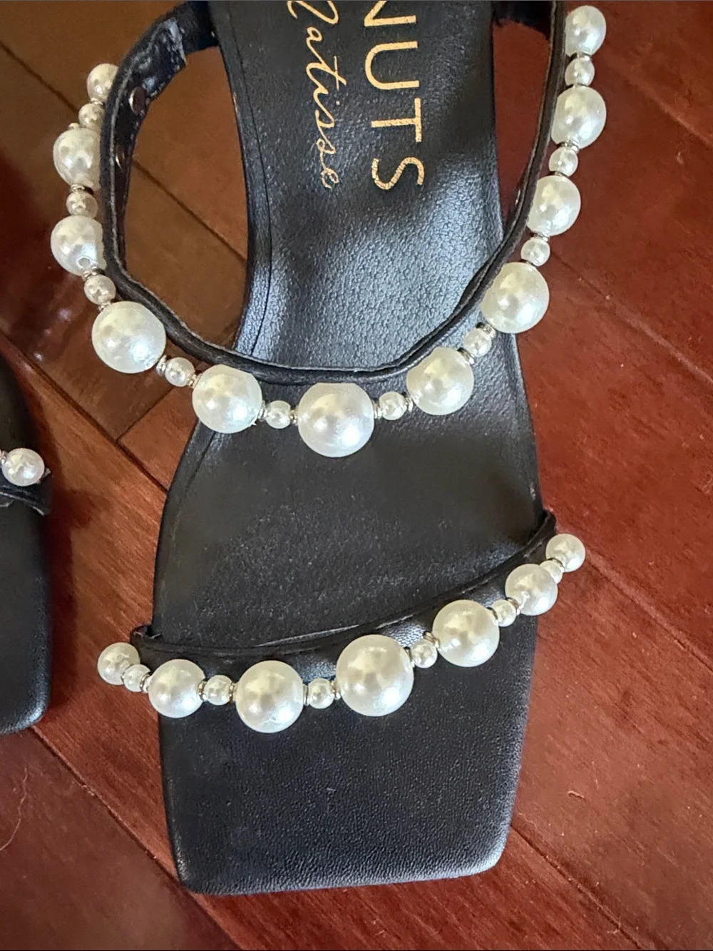 Coconuts by Matisse black slide