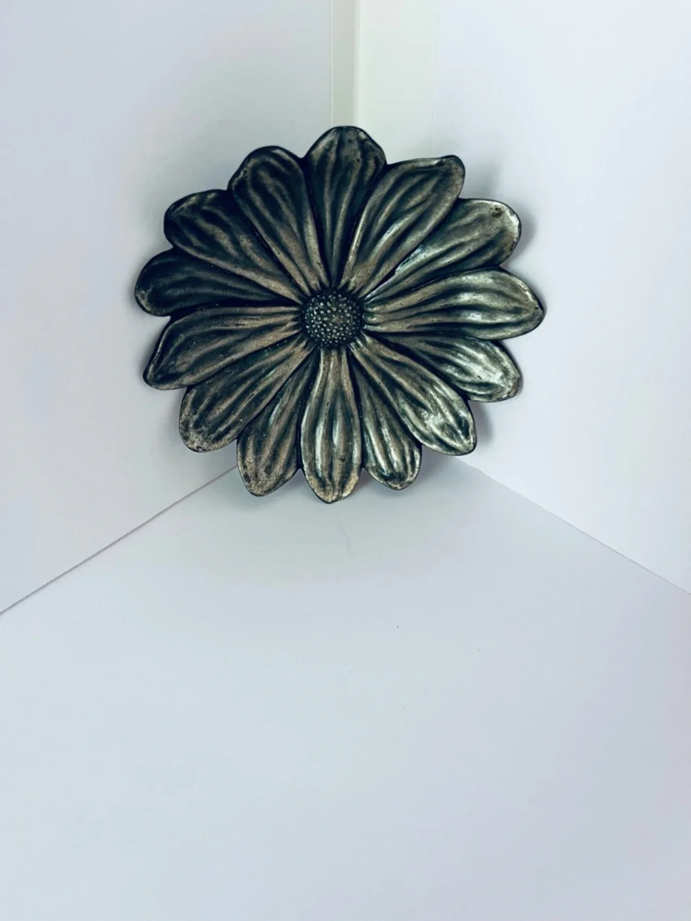 Metal Sunflower Daisy Decorative jewelry dish key holder decorative tray
