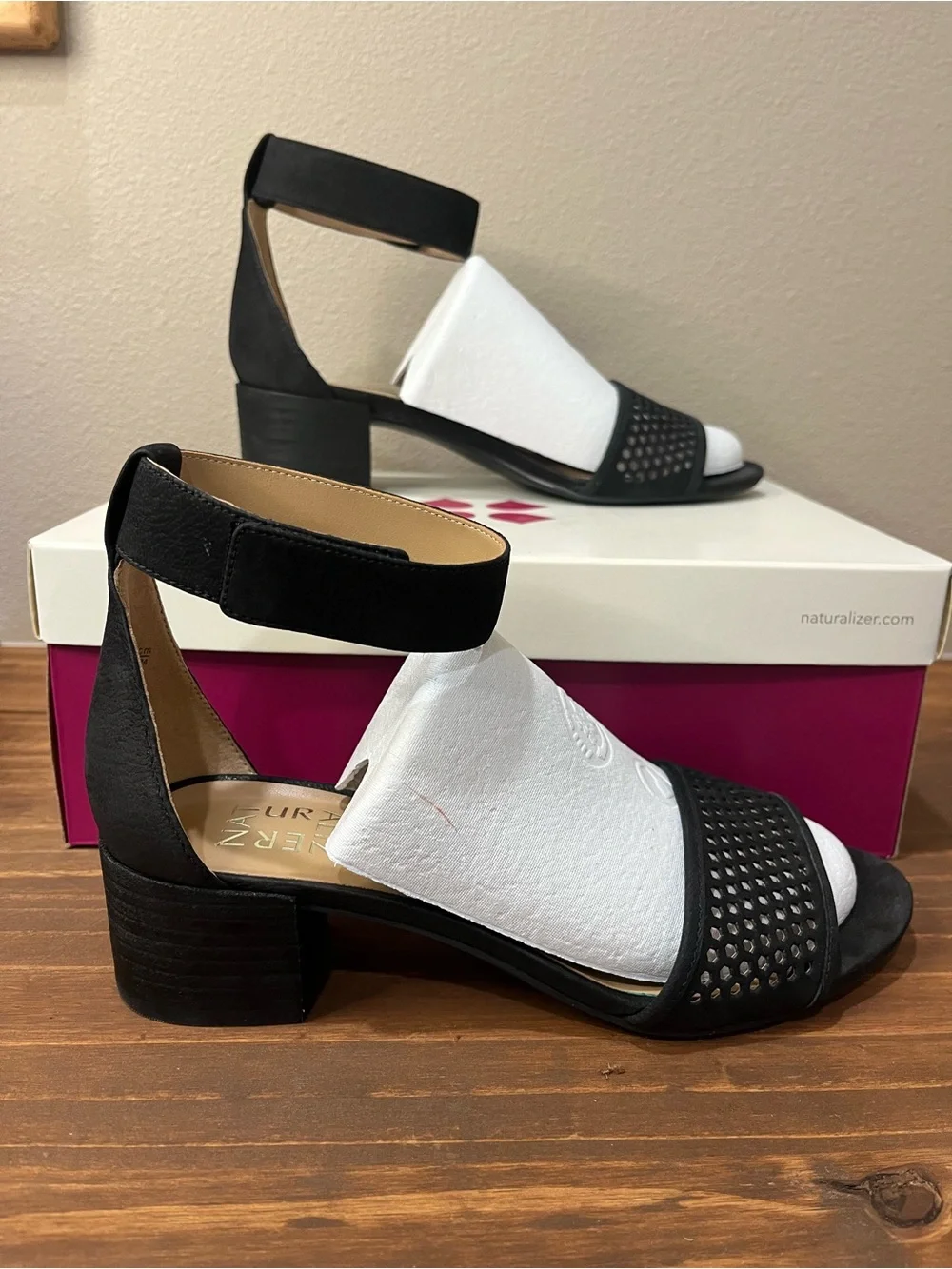 Naturalizer dramatic ankle