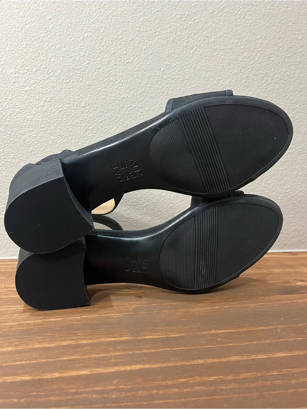 Naturalizer dramatic ankle
