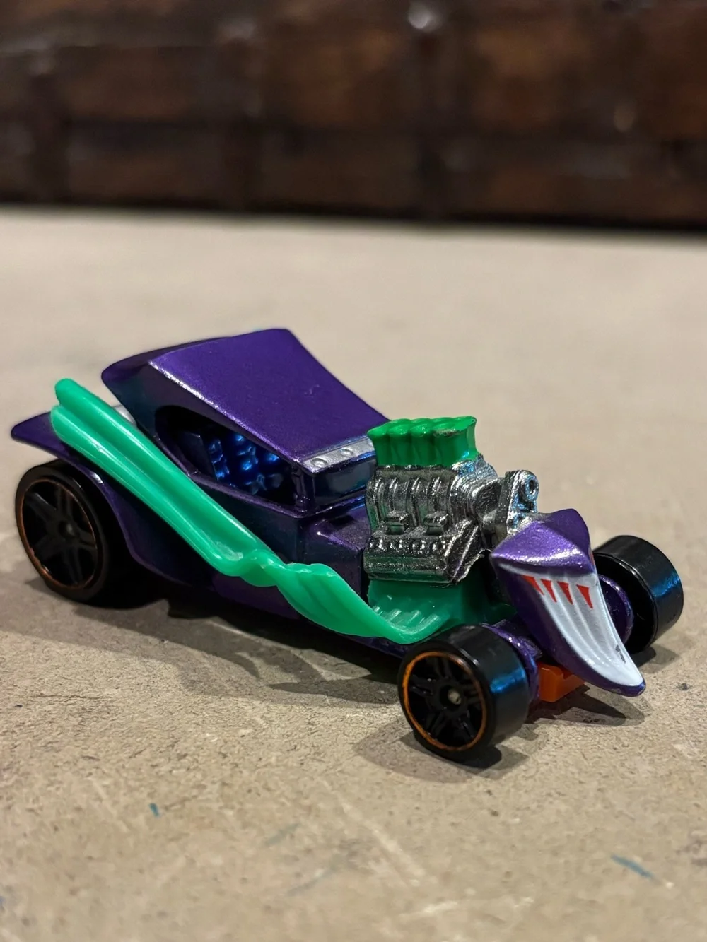 Hot Wheels croc car 2011