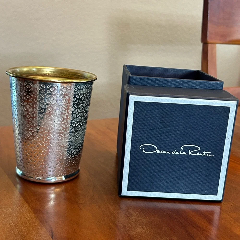 Oscar de la Renta luxurious candle
