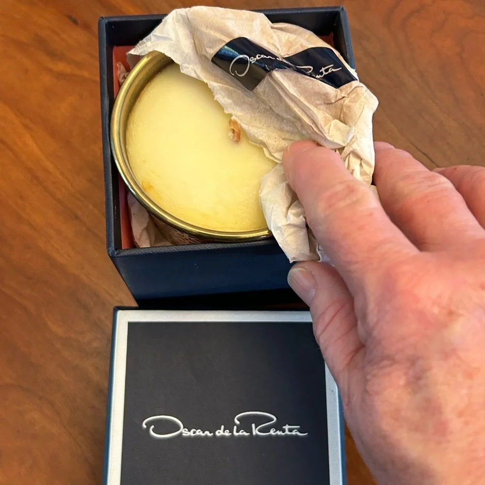 Oscar de la Renta luxurious candle