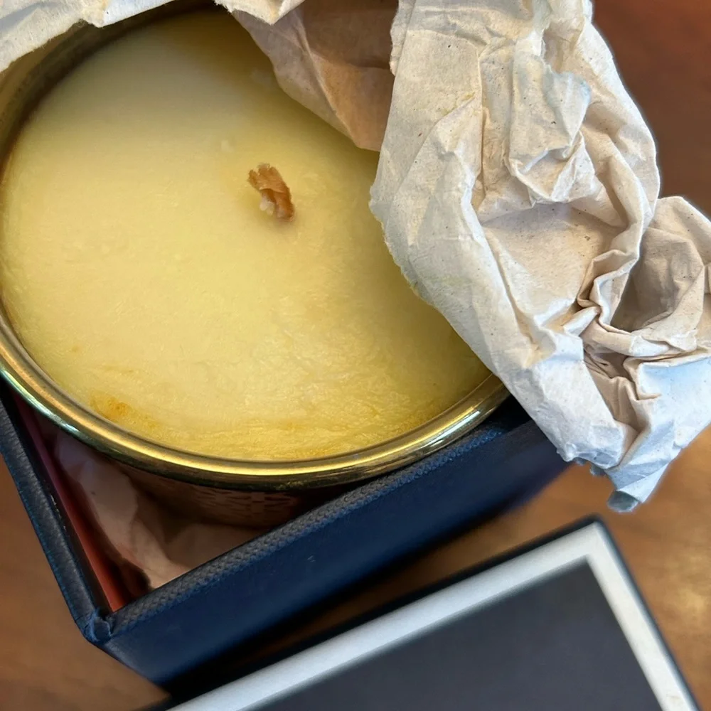 Oscar de la Renta luxurious candle