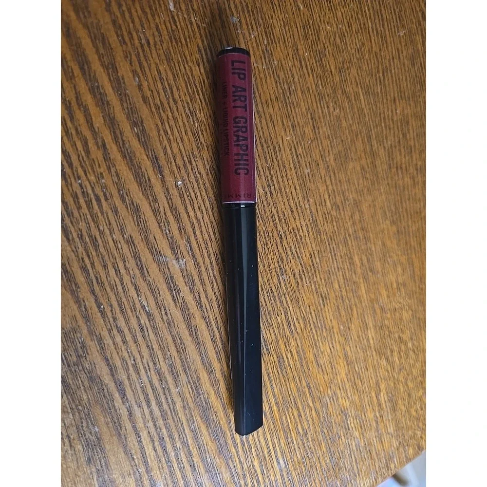 Rimmel Lip Art Graphic‎ Liner + Liquid Lipstick - 810 Be Free