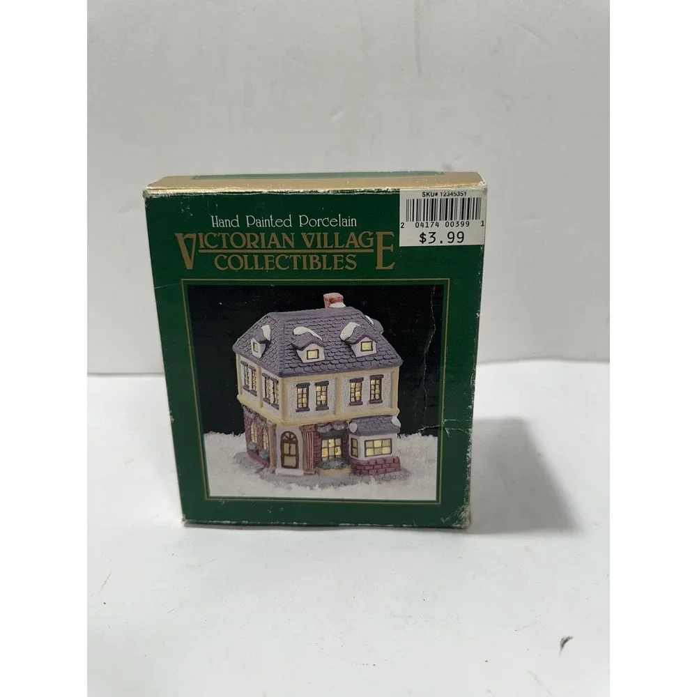 Victorian Village Collectibles house collectibles light