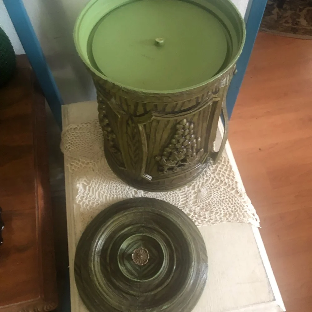 Vintage avocado green