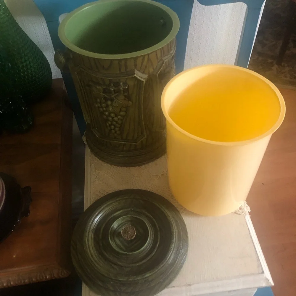 Vintage avocado green