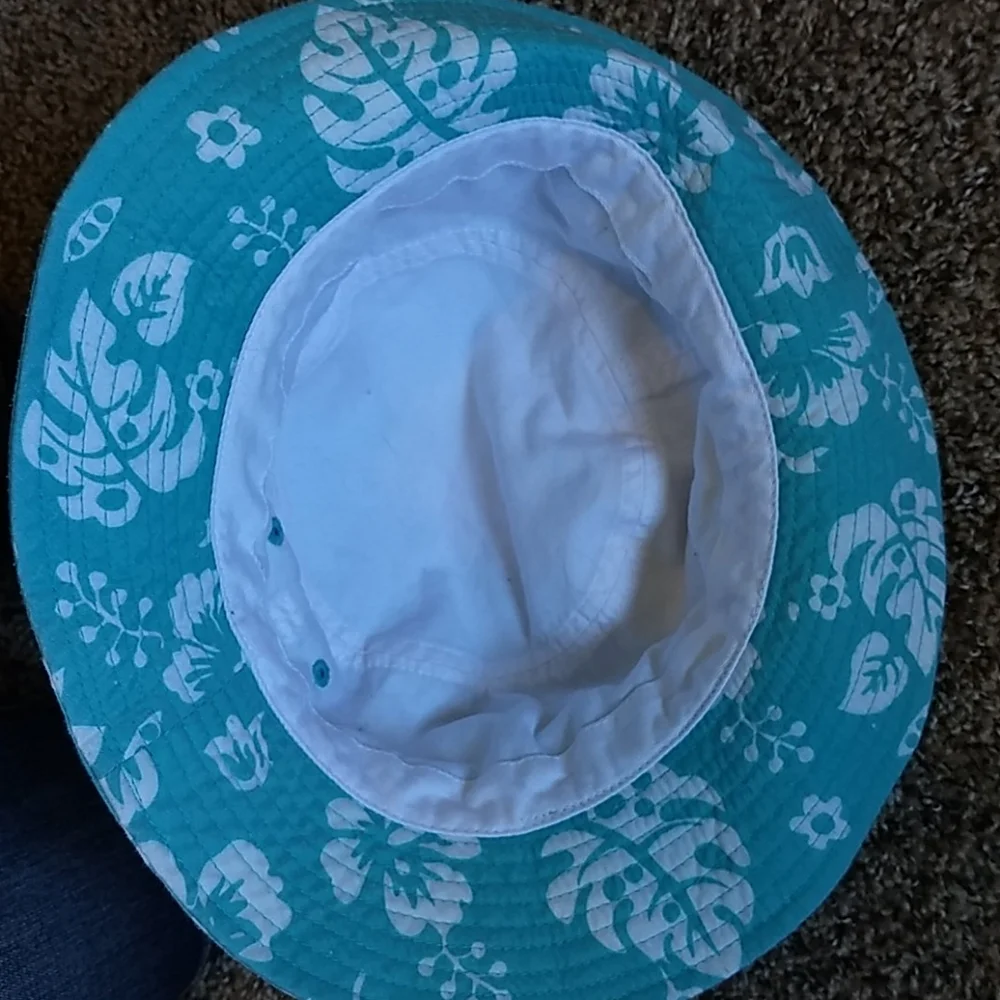 N/A aqua white