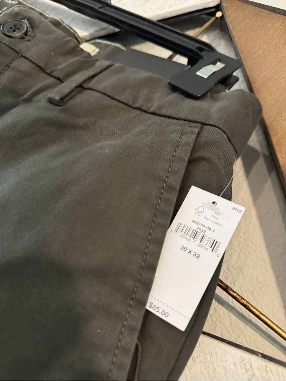 Banana Republic straight closure
