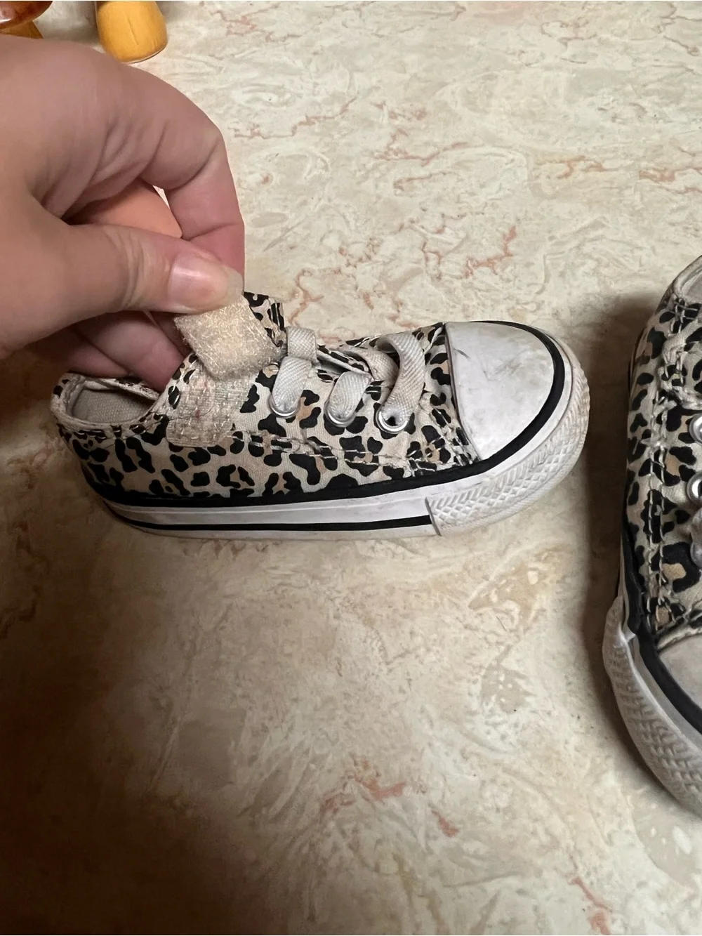 Converse fun leopard