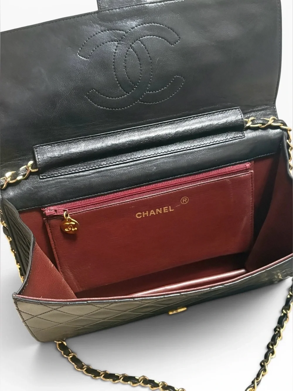 CHANEL vintage classic