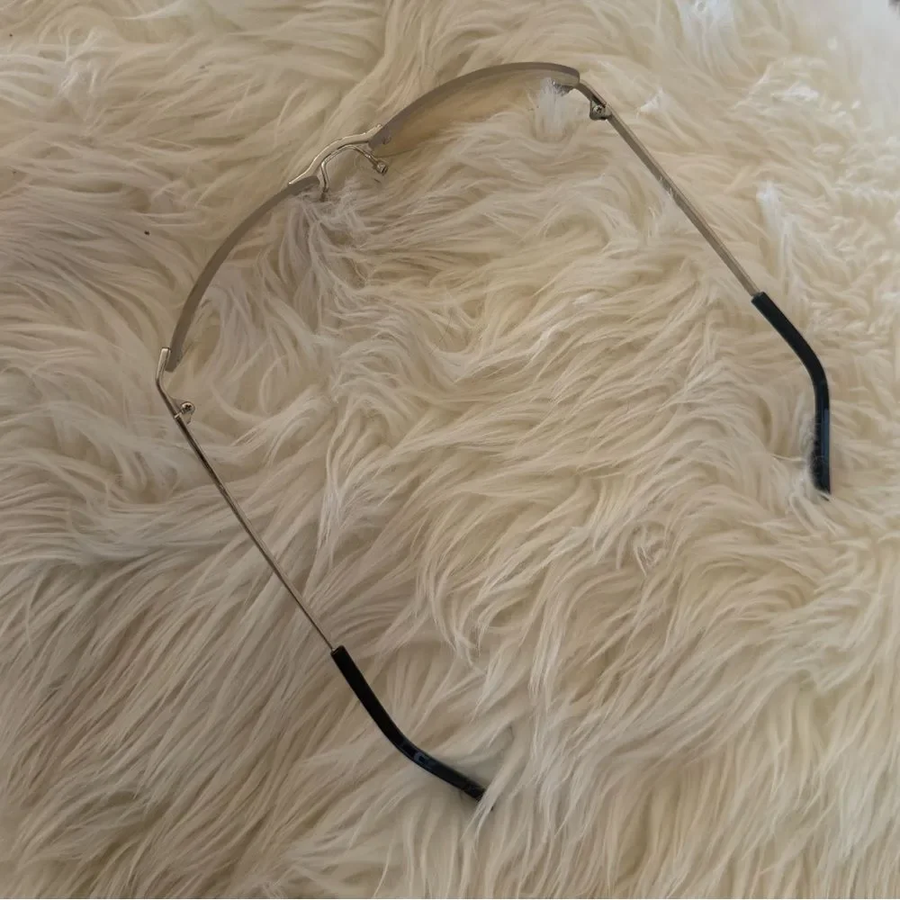 N/A clear glasses