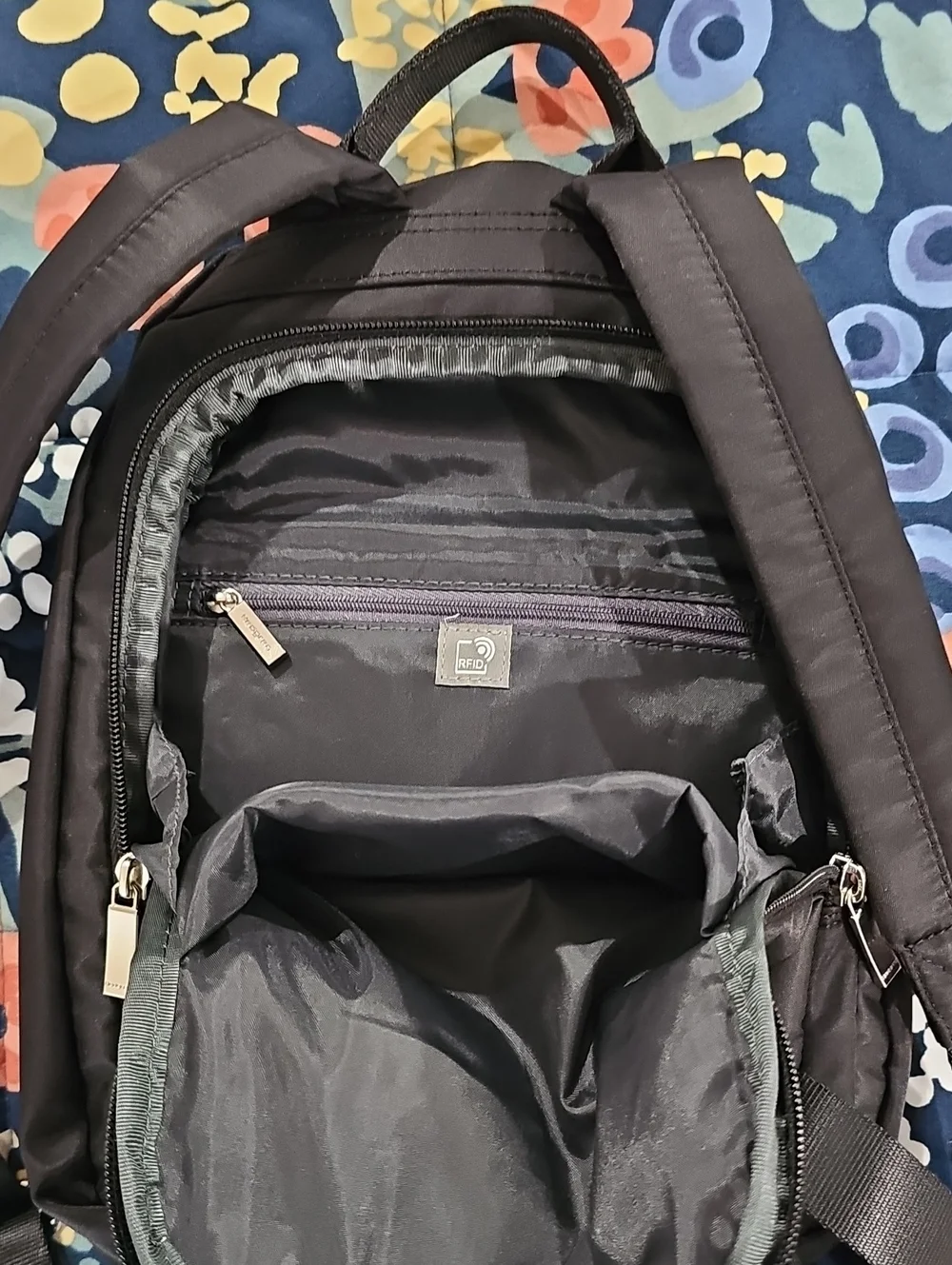 Hedgren compact black