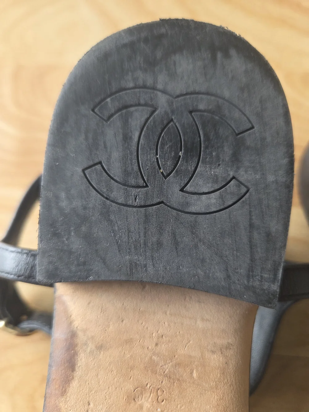 CHANEL classic strap